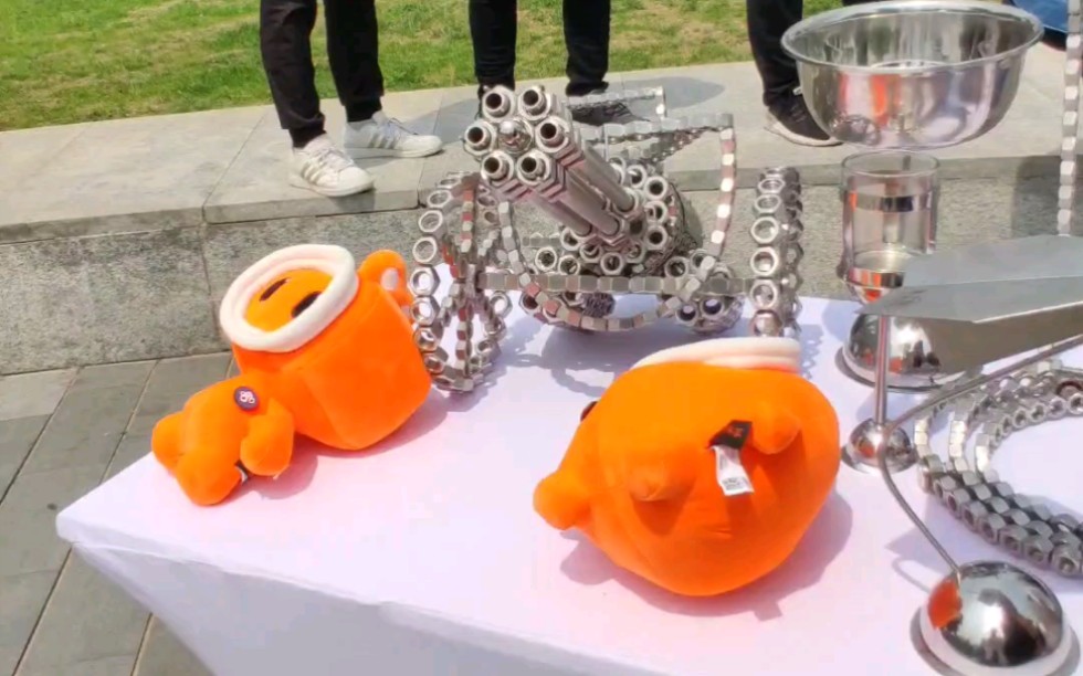 手工耿现场制作,弹脑门神器展示等