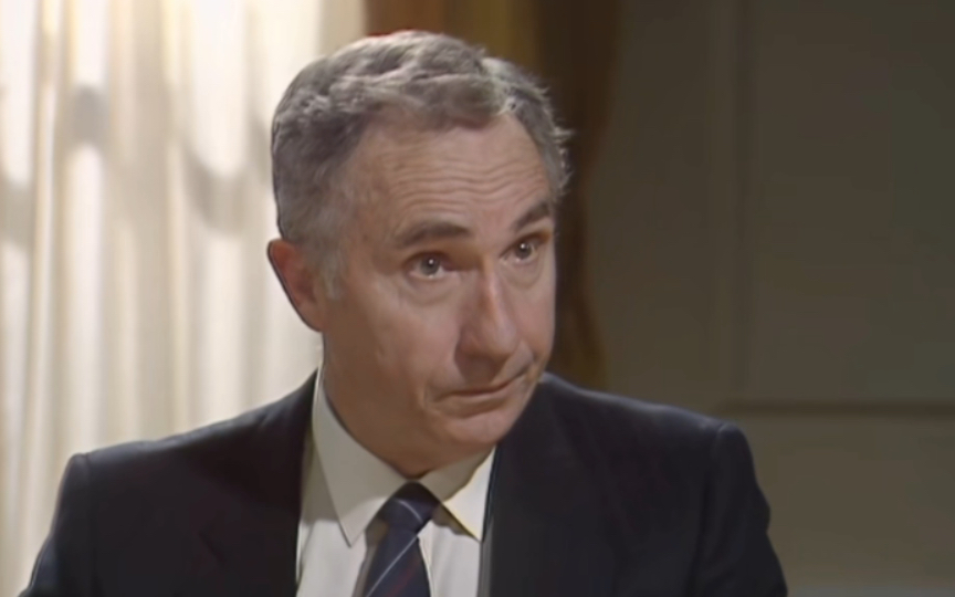 汉弗莱甩锅—【是,首相】