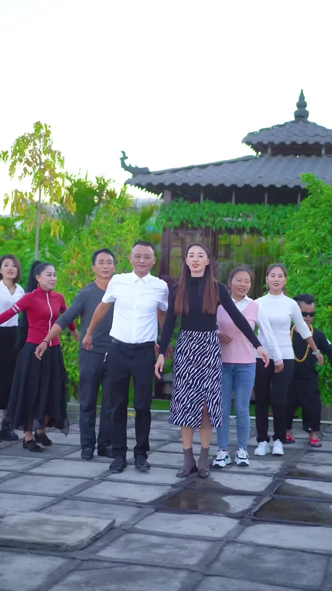 终于带出一个了明晚看依恋云南山歌临沧打歌调