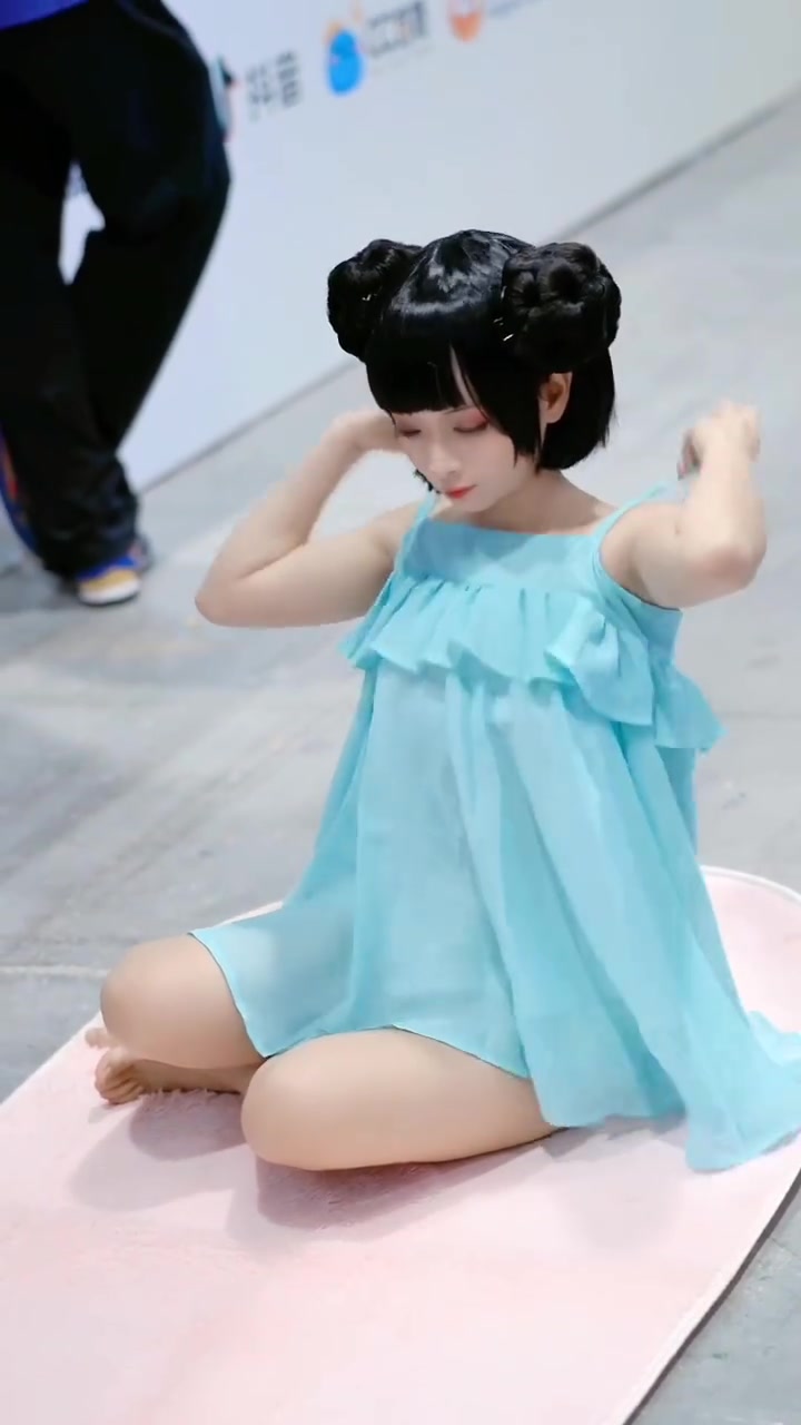 小姐姐cos的是不是小乔青蛇