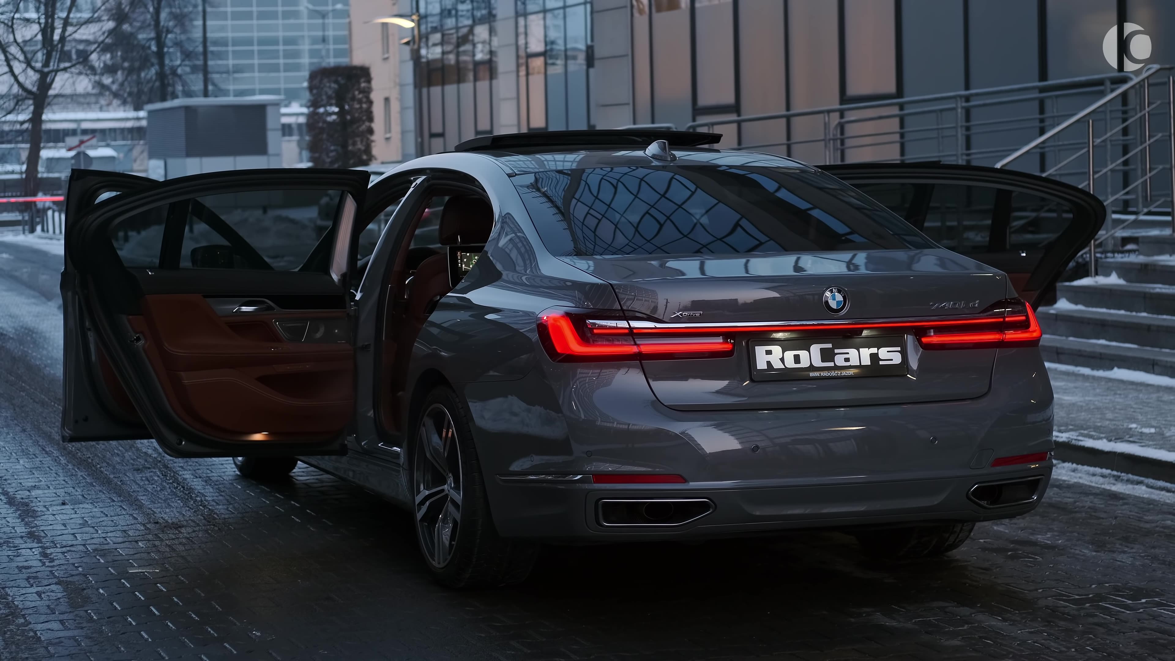 2021bmw7serieslongsoundinteriorandexteriorindetail