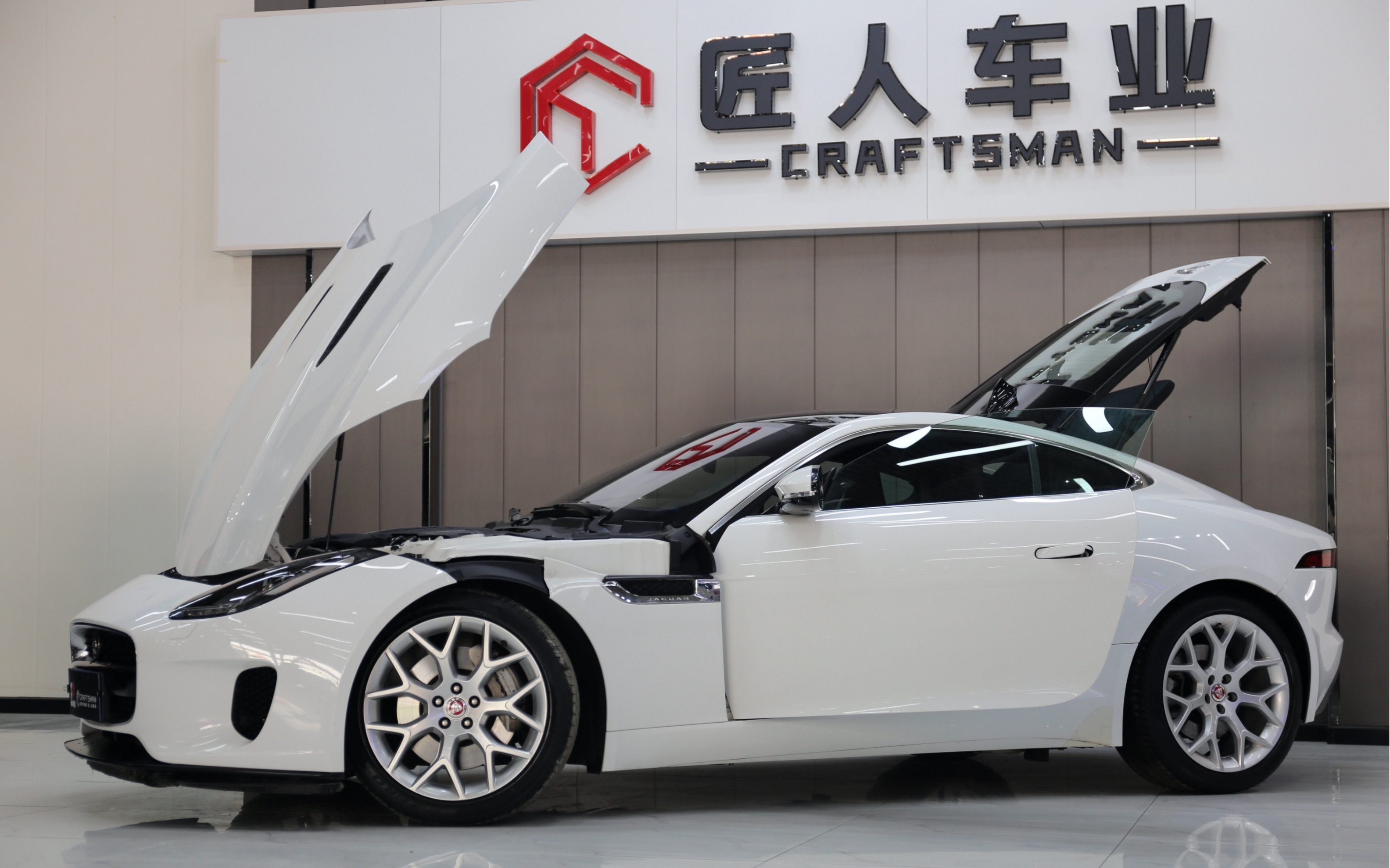 又帅,又快,哪个男人不爱:捷豹f-type 美妙的声浪