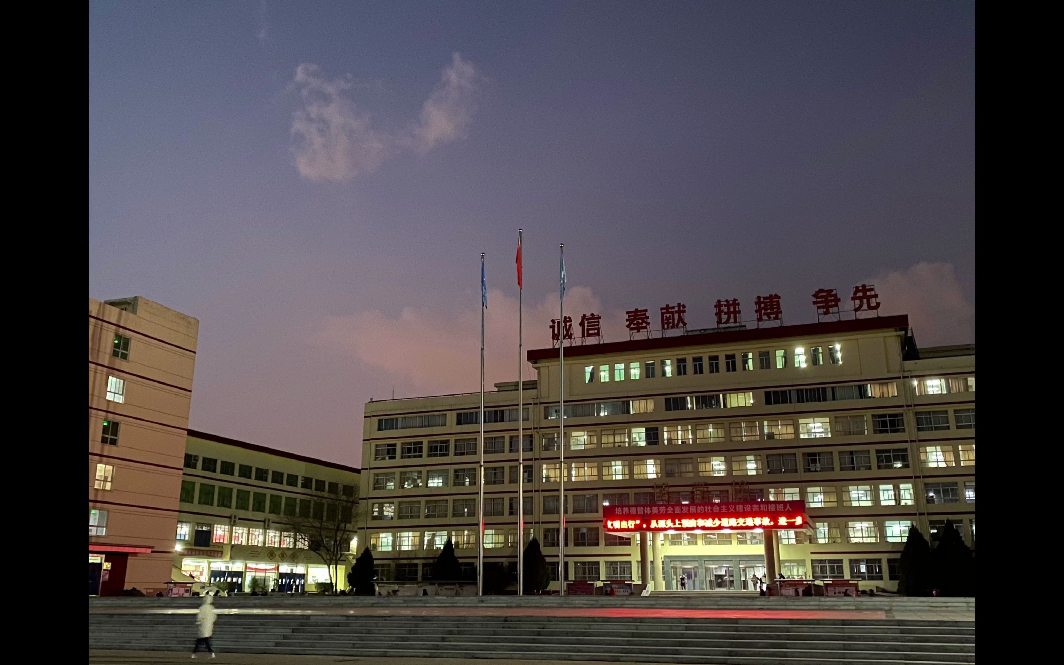 [图]【商院风景】好看的风景总是凑巧出现在学生时代