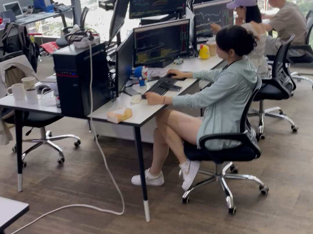 金融人 #交易员 #工作日常记录 #我在办公室的日常 #交易人生