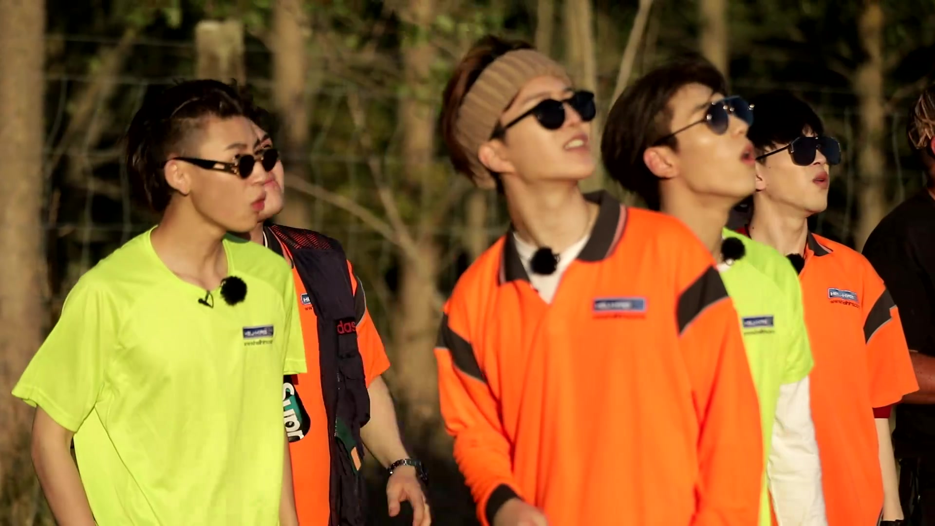 花絮:范丞丞喜送直升机 同王子异玩泰坦尼克;王子异同费启鸣切磋厨艺