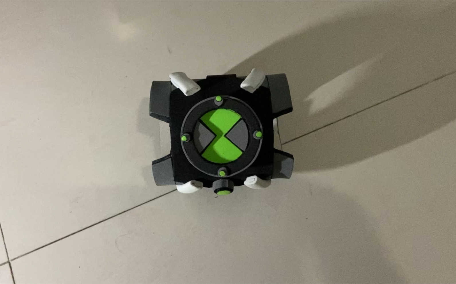 [图]玩家自制 超还原 少年骇客Ben10 变身手表 omnitrix up主爽了