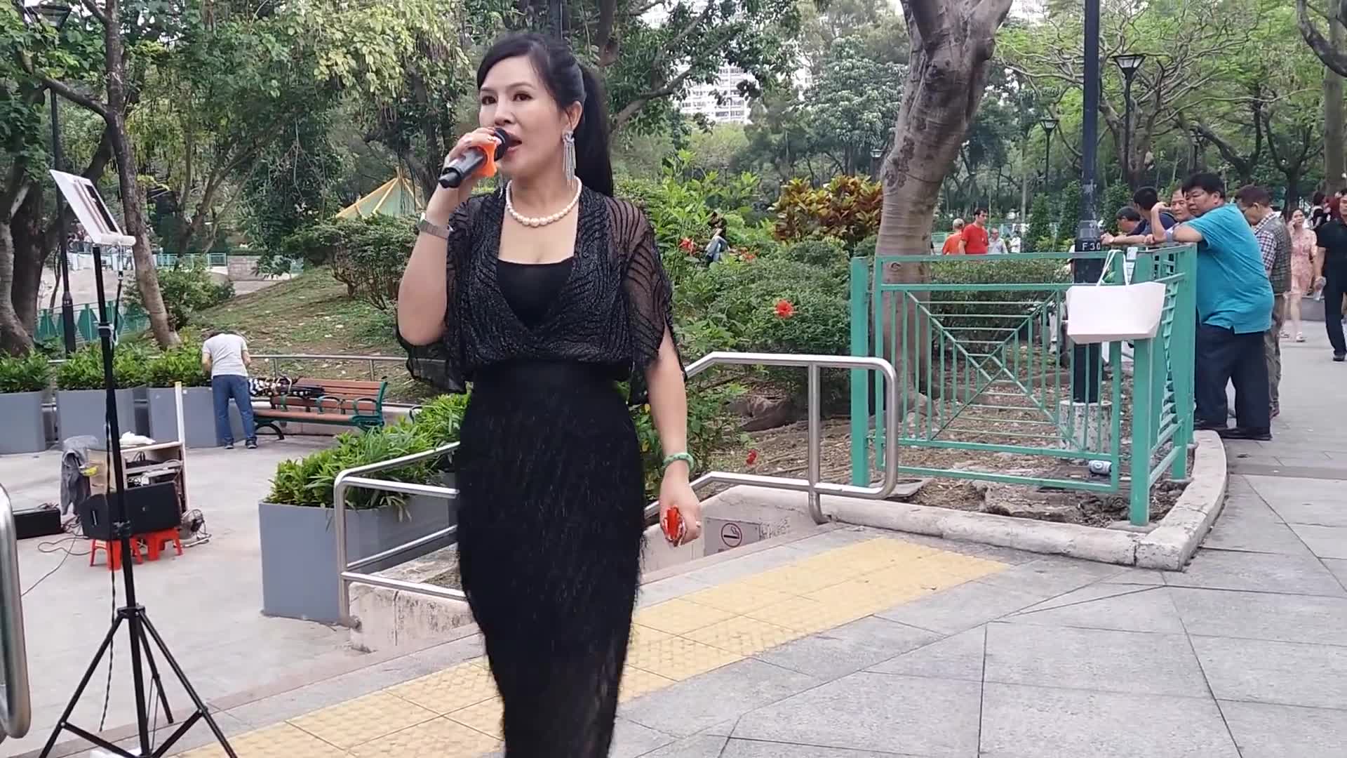 香港唱歌女星图片
