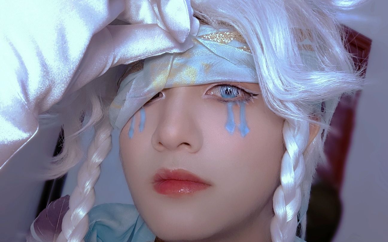 "不说话还是很帅的"先知白cos【第五人格】