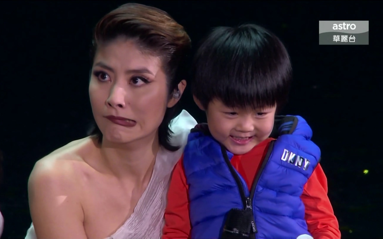 陈慧琳2015演唱会蓝光未收录的两首歌-星梦情真 纪念日