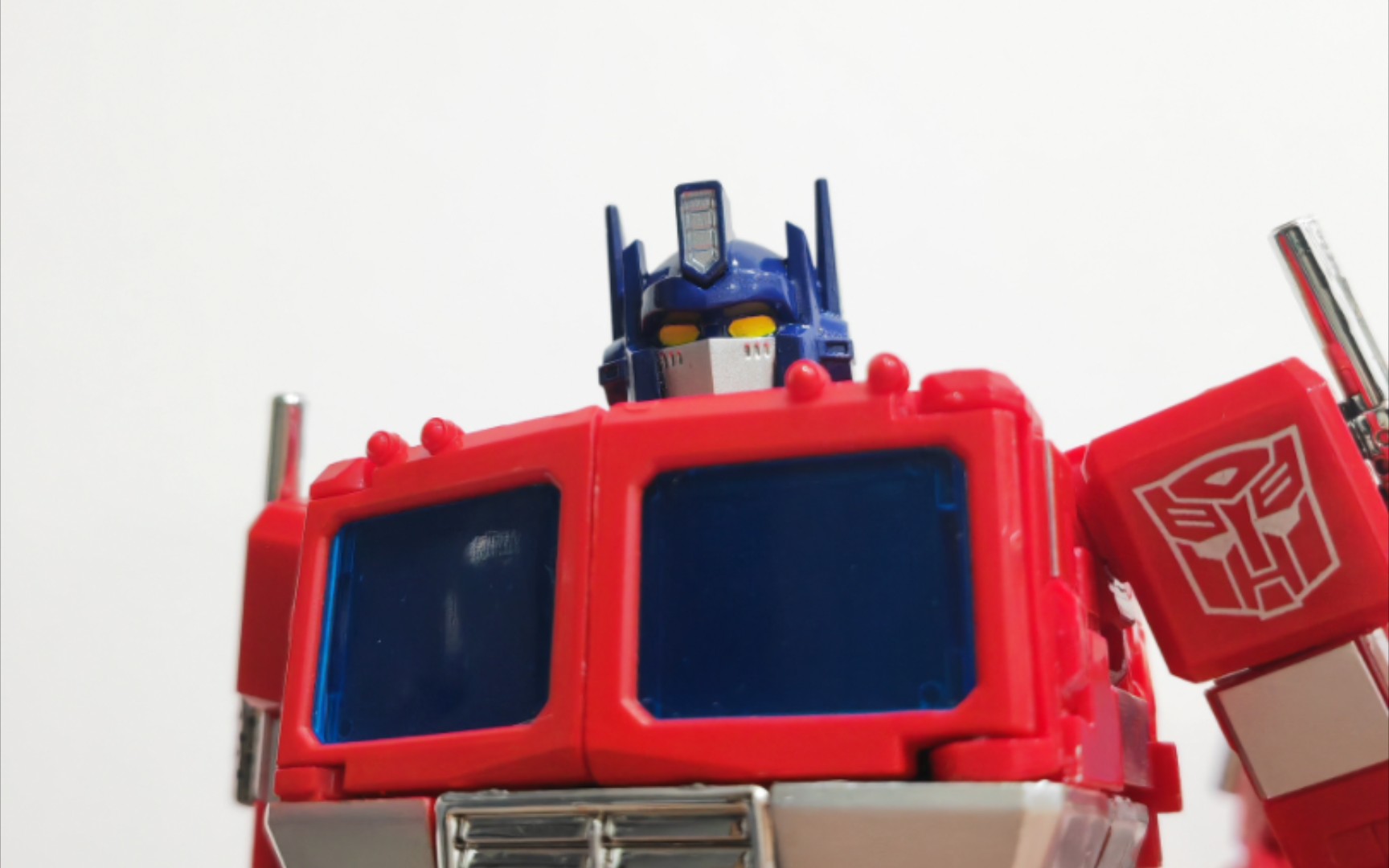 让mp44s擎天柱更加鸡万!g1玩具头白模上色完成!