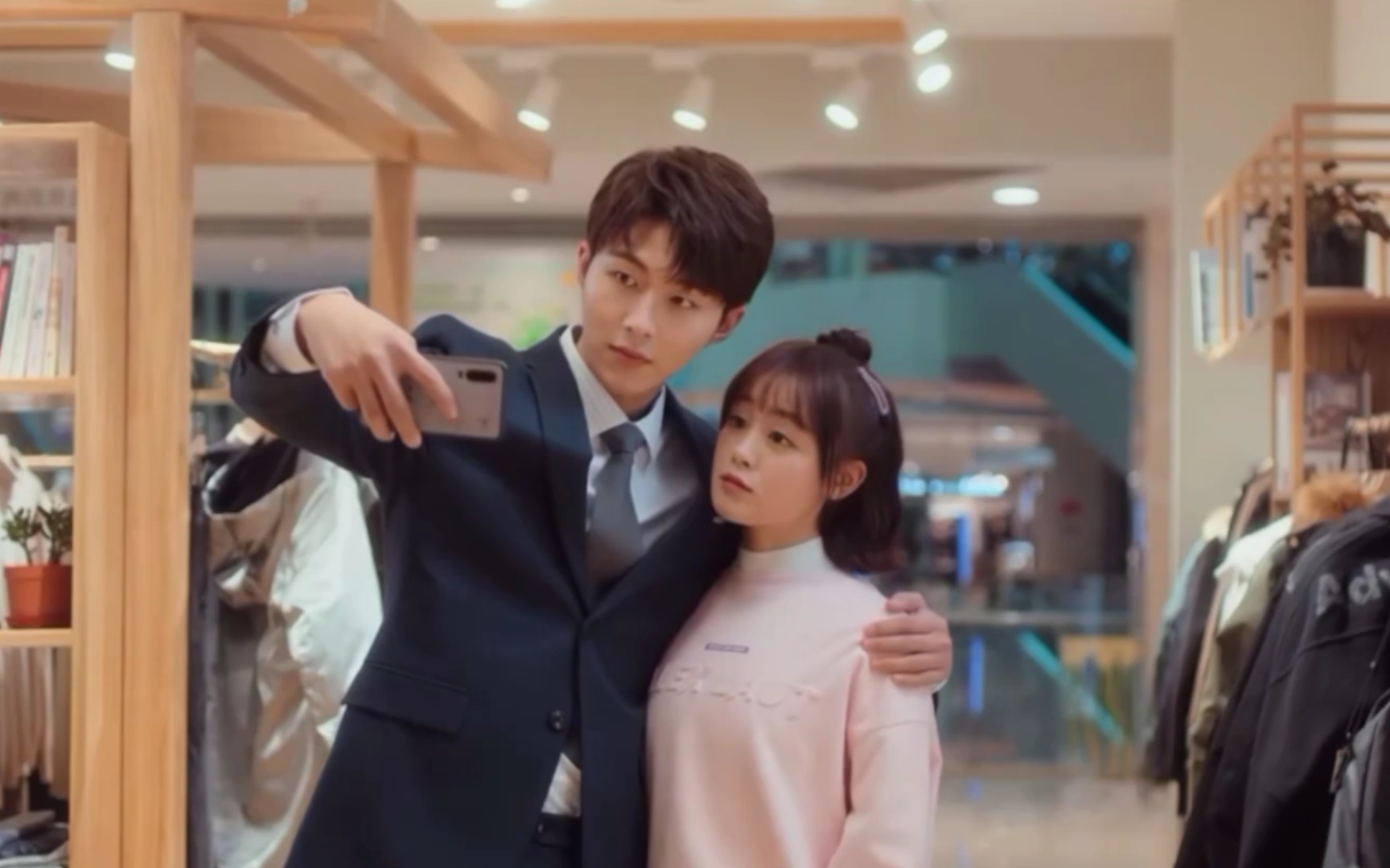 洛言方黎初约会