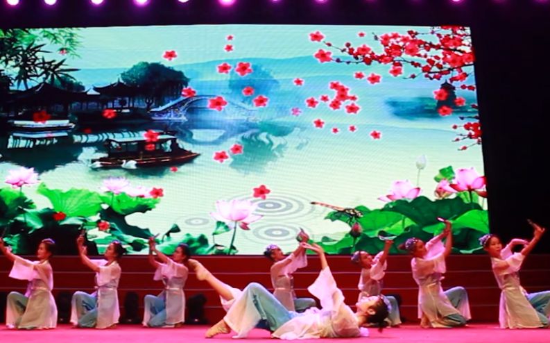 单色舞蹈古典舞卷珠帘大型汇演现场