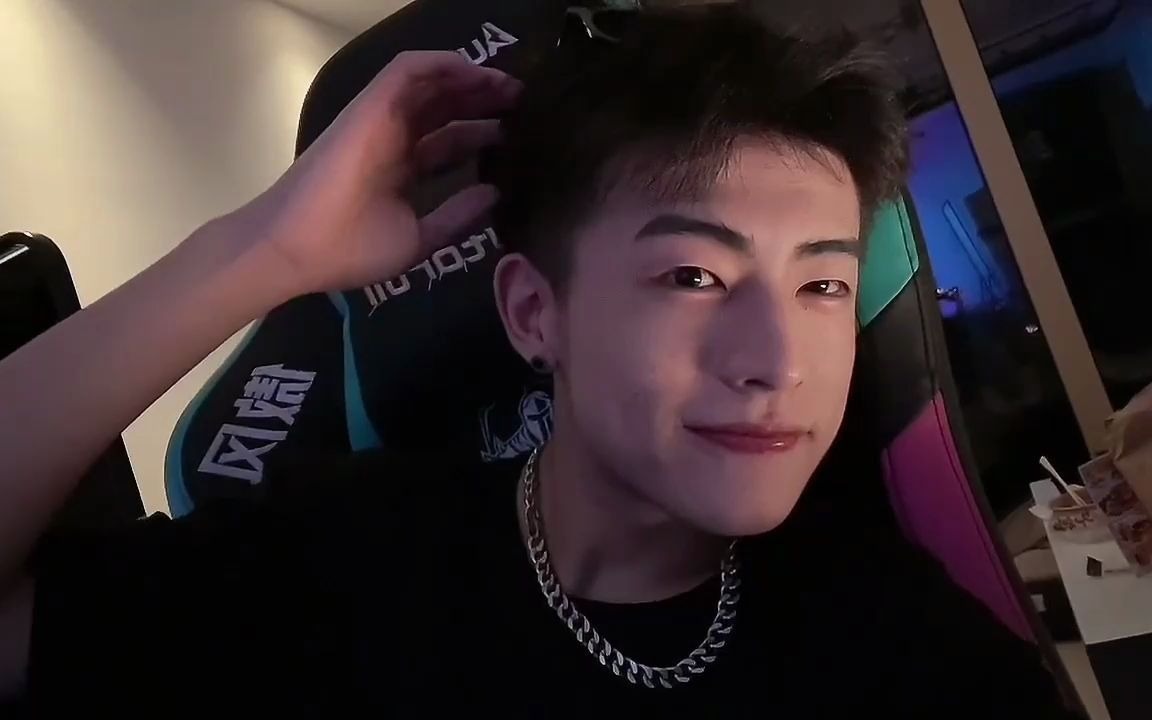 长久的事我不会想 我要的是珍惜当下 周奕宏