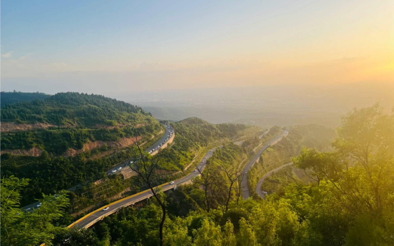 最美环山路,临潼大盘鸡