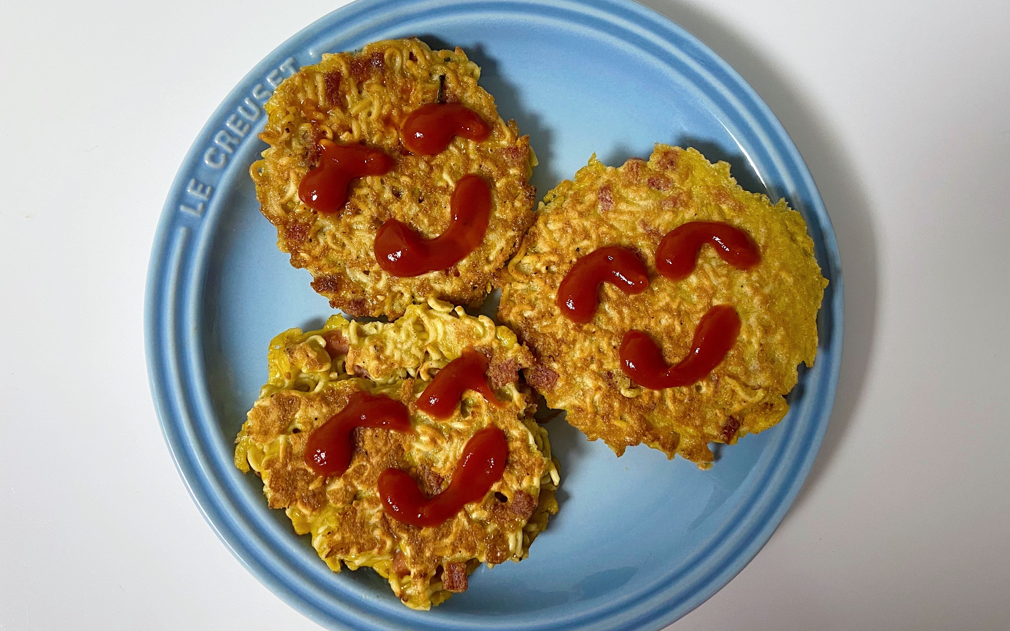记录 沃斯泥蝶第一次做泡面鸡蛋小圆饼 详细版全过程