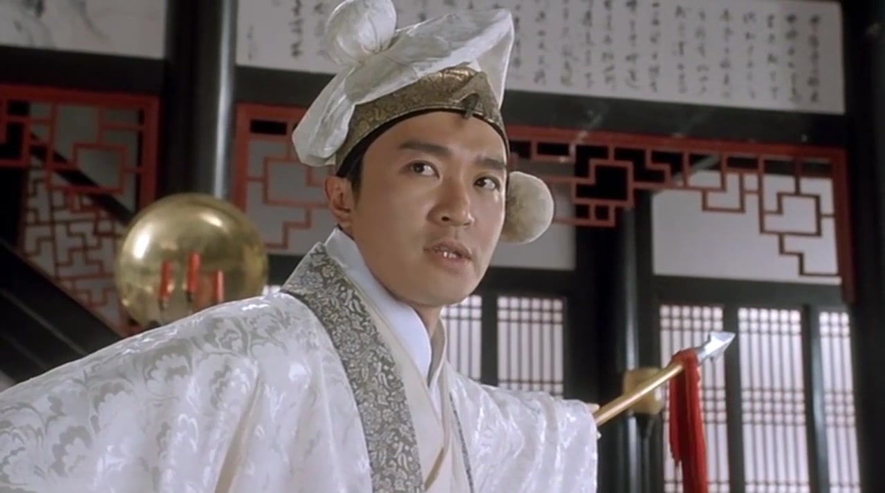 唐伯虎在华府一杆银枪单挑夺命书生,不仅救了华夫人,更俘获秋香芳心.