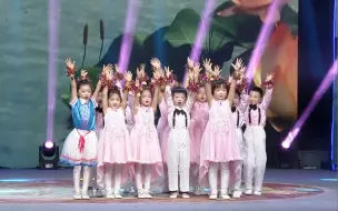 Скачать видео: 幼儿园大班幼儿诗朗诵《我希望》