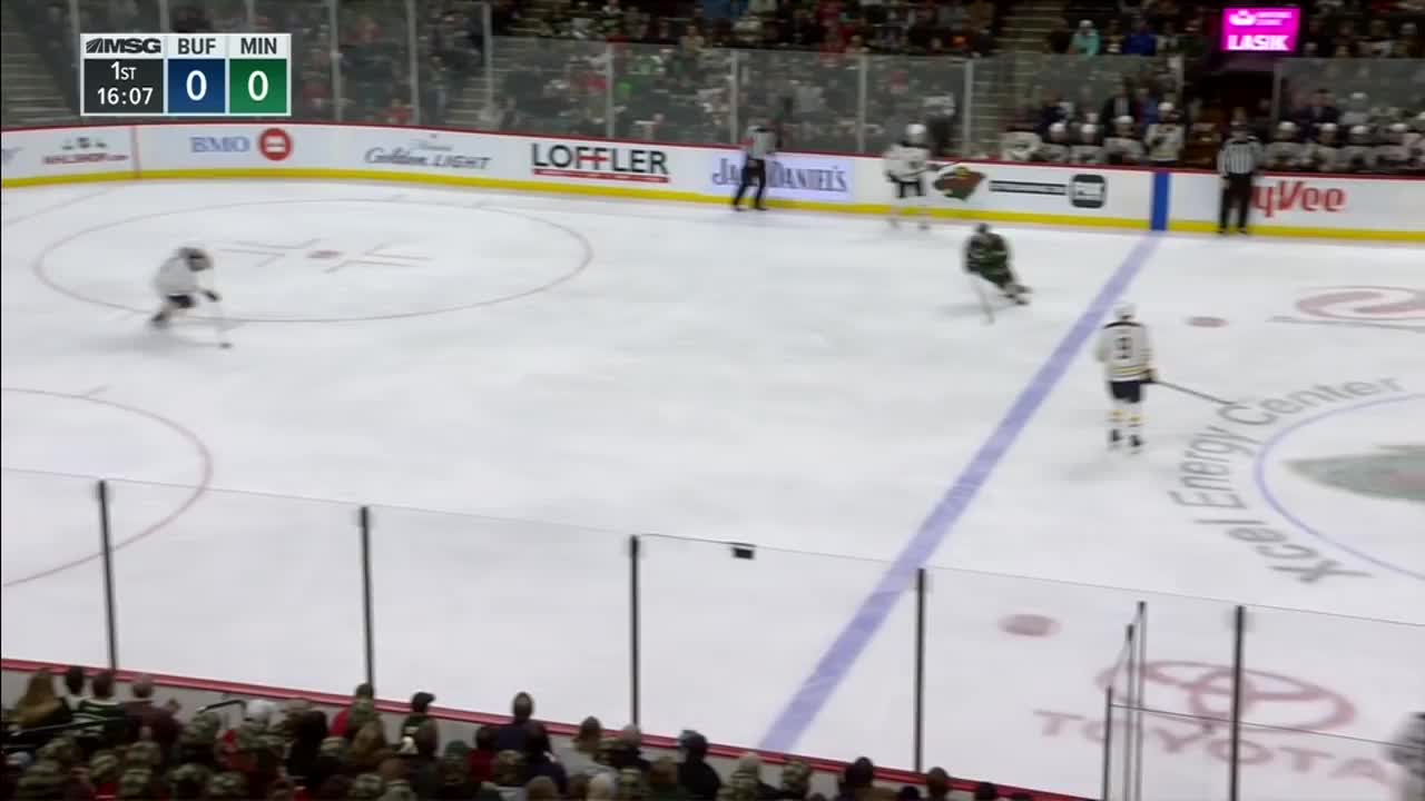 [图]Sabres Make Brutal Line Change To Set Up Easy Zach Parise Goal