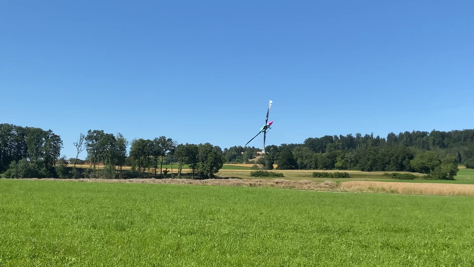 草坪直升机飞行的天堂