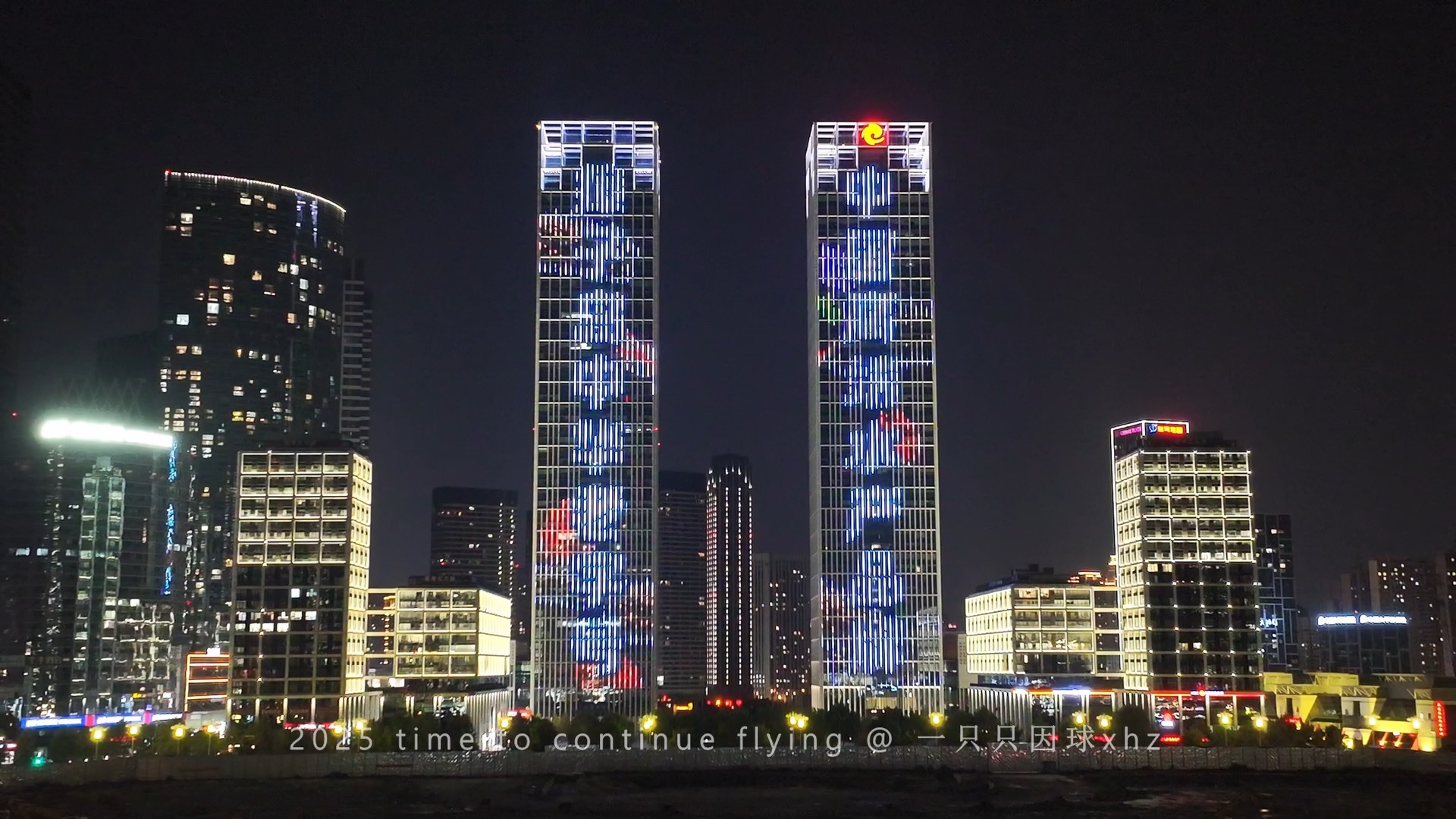 航拍大连星海商务区,白天黑夜透露着城市的繁华