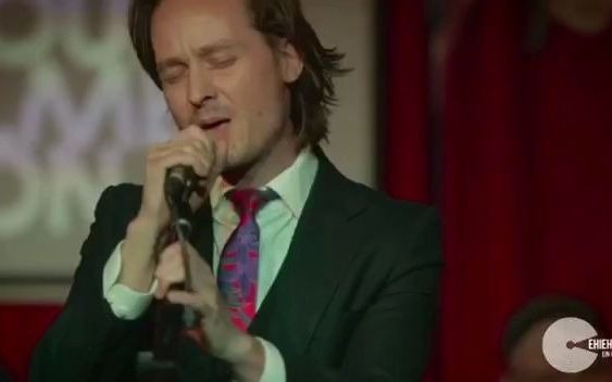 [图]【汤姆希林】Tom Schilling 现场演唱《Space Oddity》（2016年）David Bowie Major Tom。《我们的父辈》弟弟