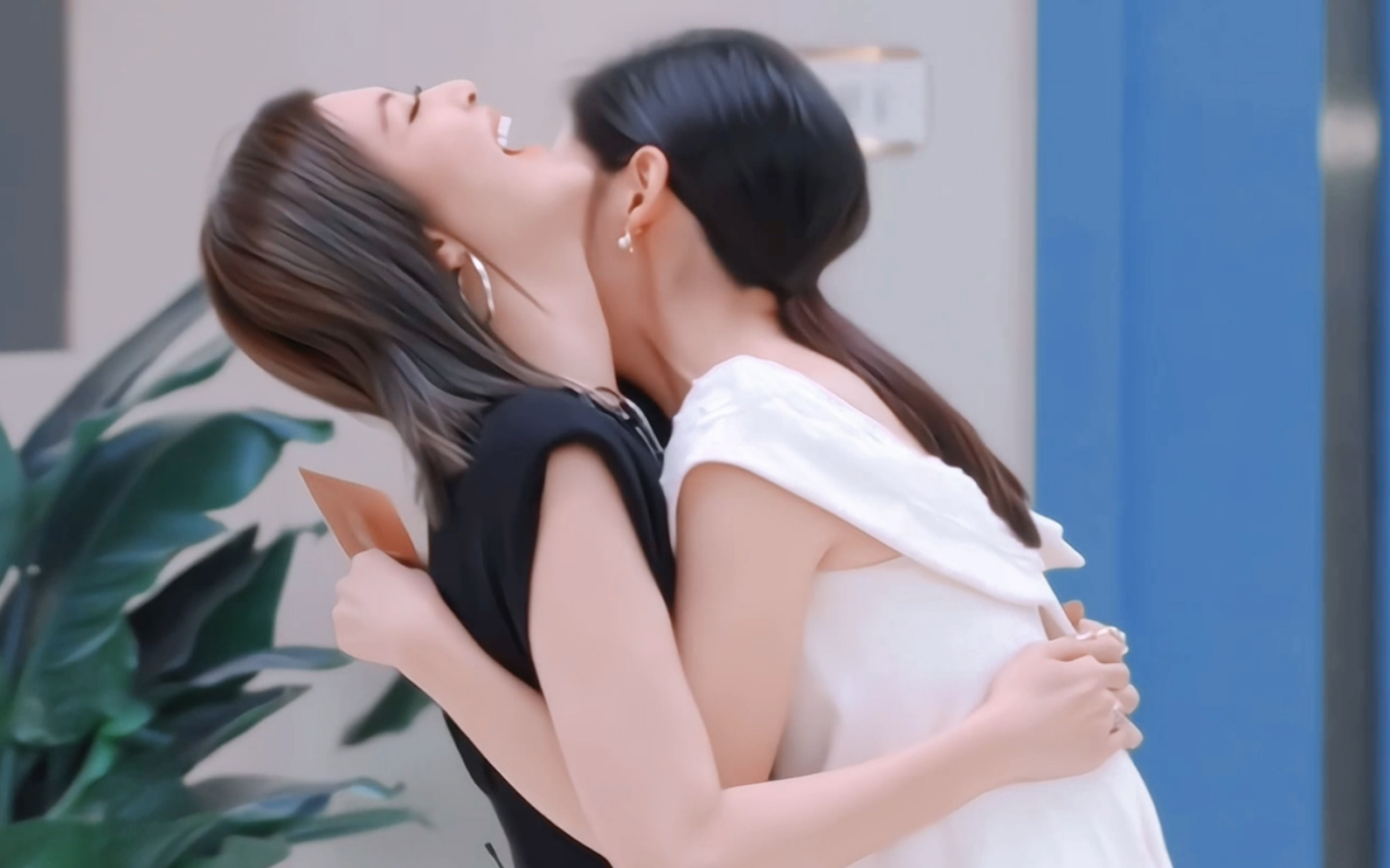 【秋瓷炫x李彩桦】重逢真的好杀 真的好磕两位姐姐的友情啊!