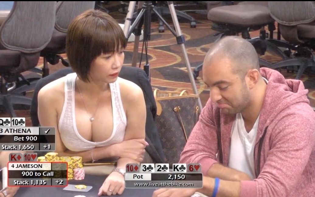 [图]SEXY POKER!!!被美女这个样子看着真心没办法打牌了，再打下去，输牌输人