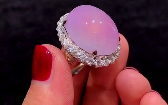 大颗饱满 缅甸老坑玻璃种粉紫蛋面翡翠戒指