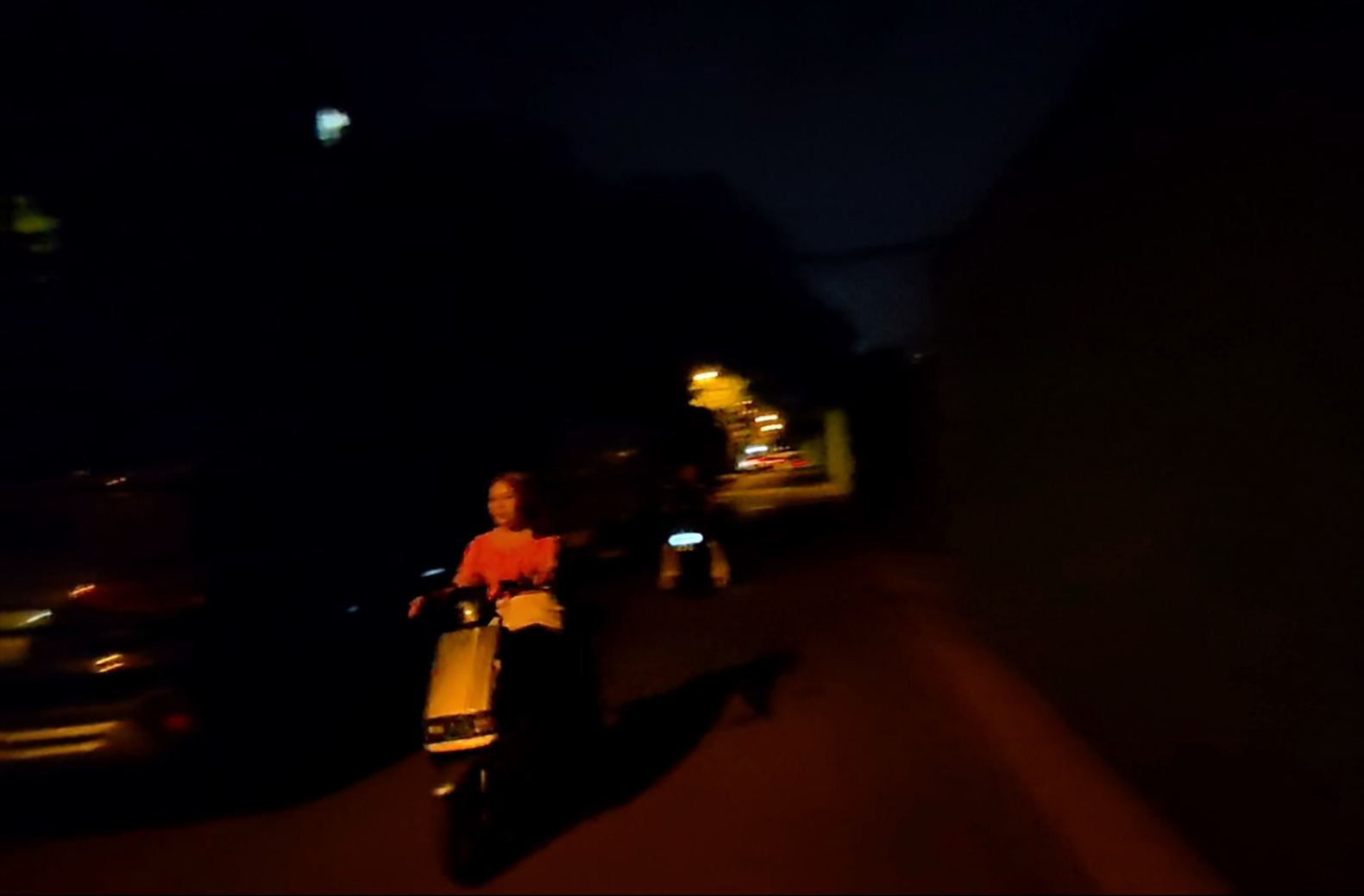无锡城中村夜晚的繁忙