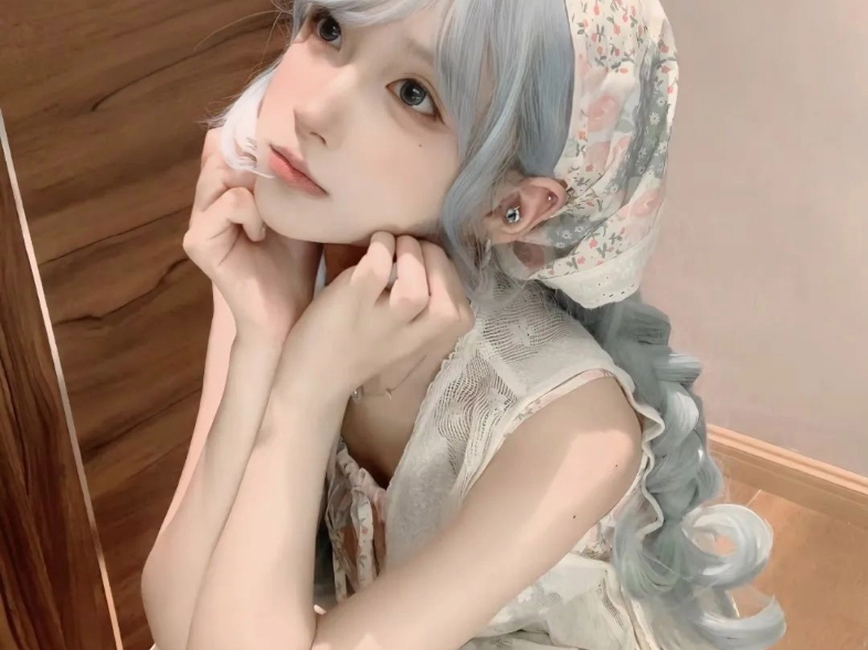 【美图】梦幻蓝发少女 | 温柔系头纱
