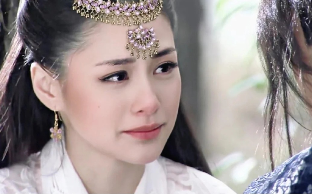 明明丁瑶和仙乐是一个人演的小时候就觉得仙乐好看过去的演员是真漂亮