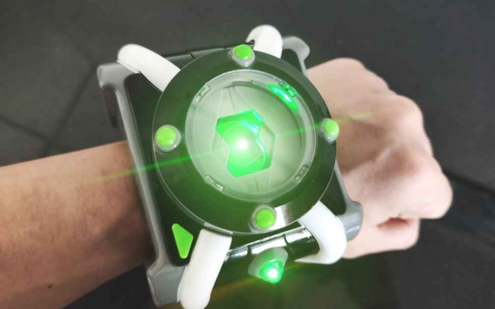 [图]【韦恩评测】做的最好的初代omnitrix！Ben10 少年骇客 再显神威 豪华版omnitrix！