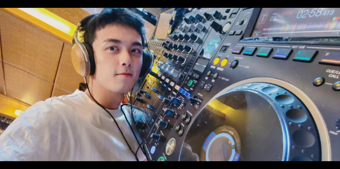 吴磊超嗨打碟现场