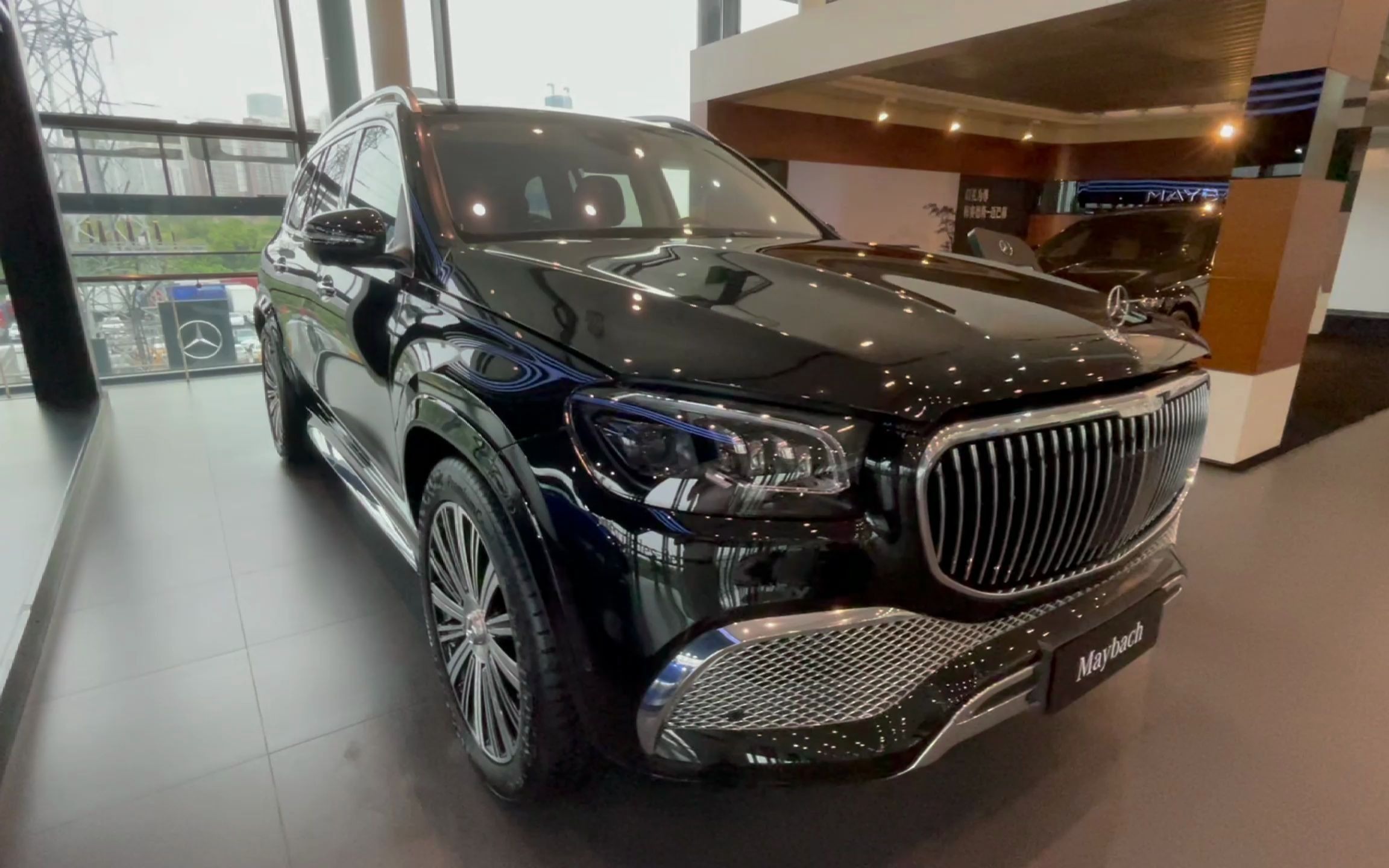 迈巴赫gls600实拍,体验豪车之美