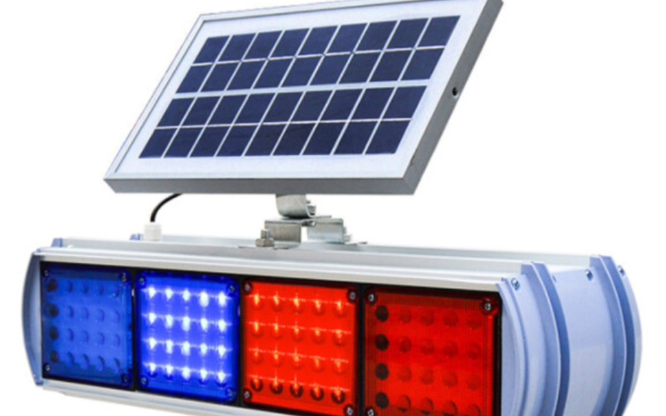 路口或桥梁,存在安全隐患时不要担心,#道路交通爆闪灯 可以帮行人或