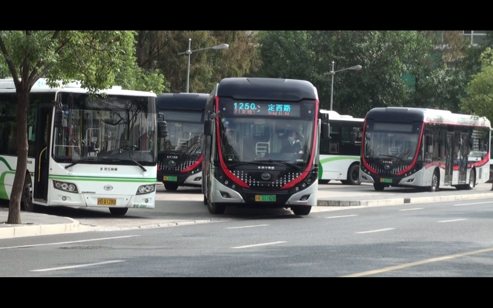 上海公交 巴士三公司 1250路 z2g-0453