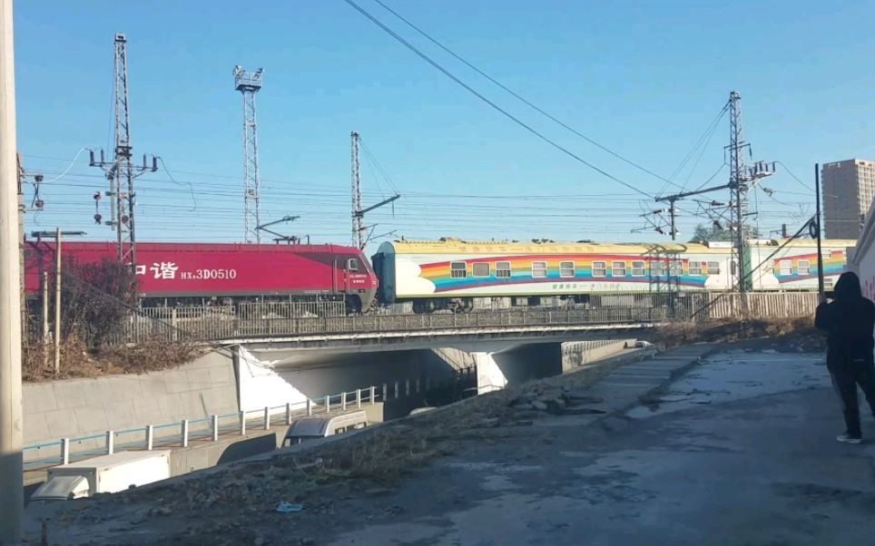 健康快车! 20231118 k430次列车进玉田县站 通过豪门路机位