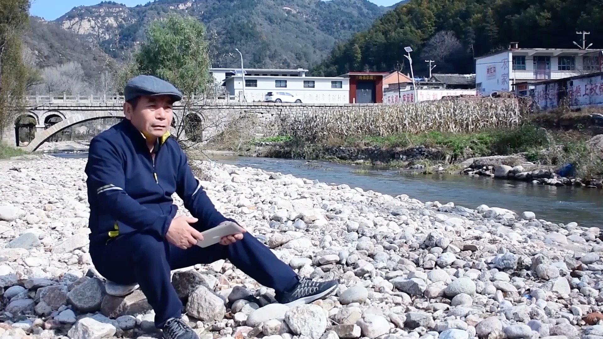 [图]纪录片《情寄燕赵大地，墨染太行山水》