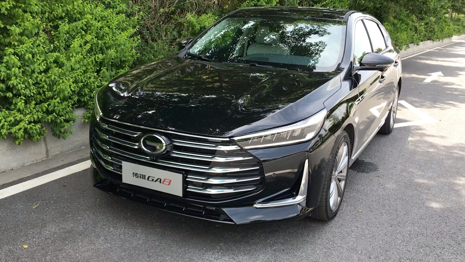 广汽传祺全新ga8实拍,外观造型和内饰高级感都比旧款强多了