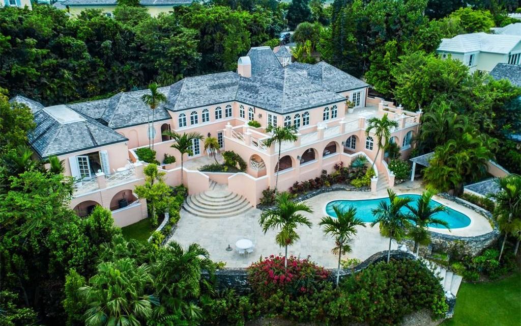 豪宅欣赏-在巴哈马拿骚高尔夫球场旁的美丽别墅