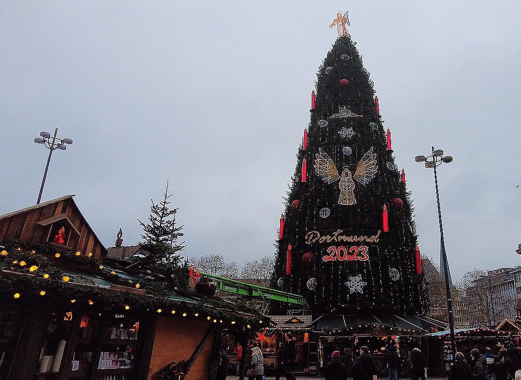 德国多特蒙德圣诞市场---世界上最大的圣诞树,亮起来啦!