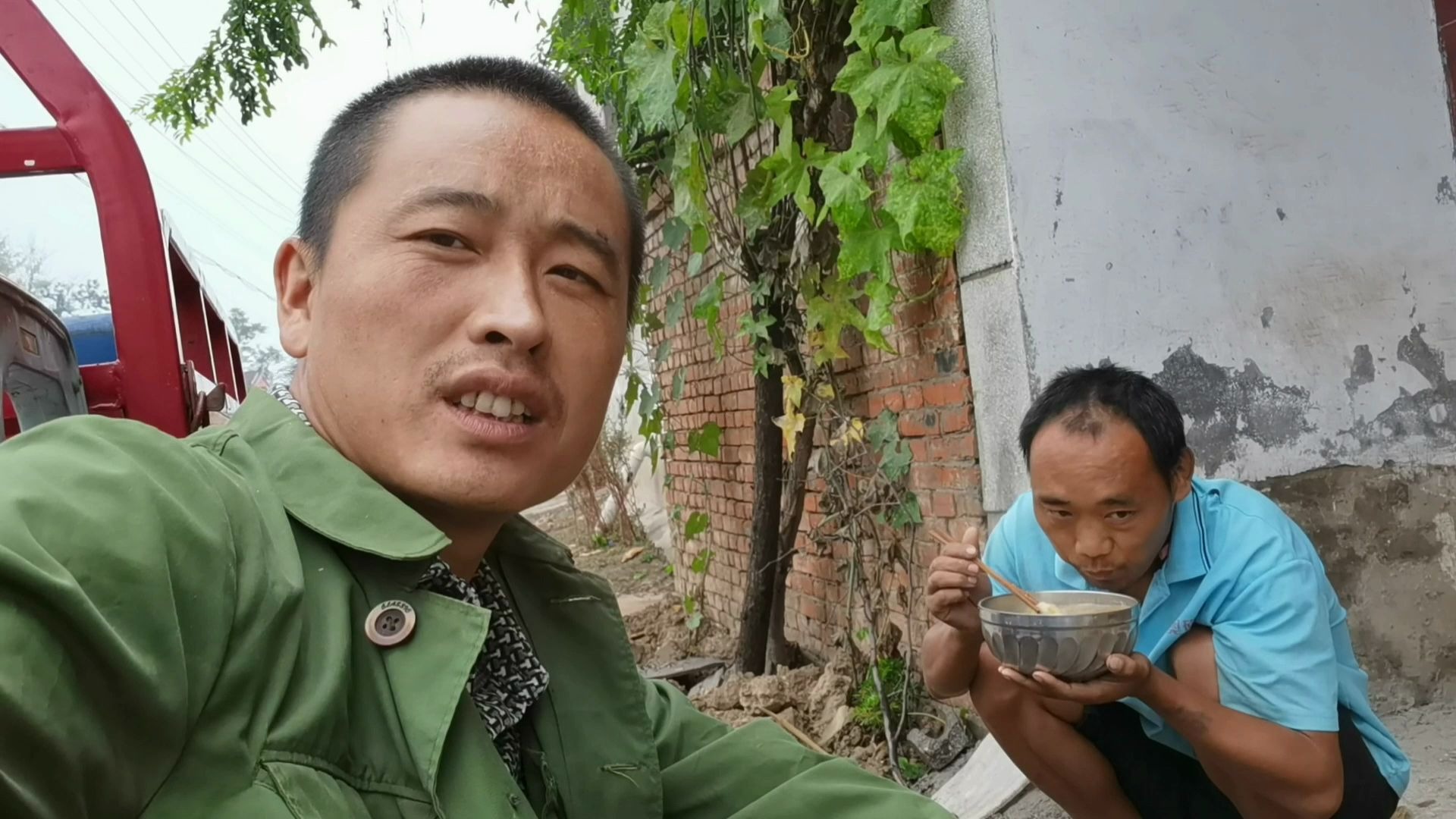 农村单身汉简单的早饭一大碗香蕉糊涂喝到撑一般人没喝过