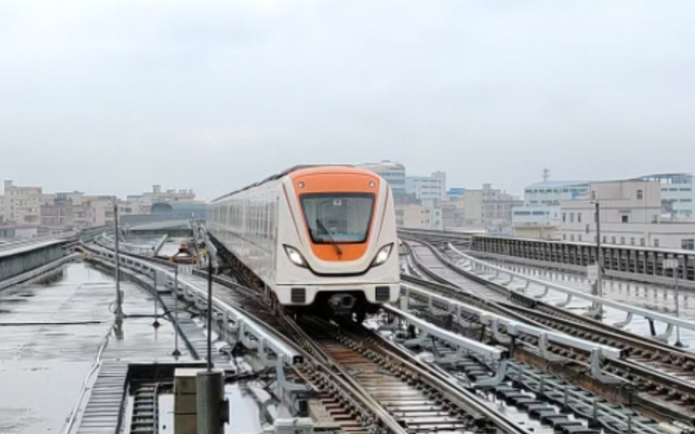 【广州地铁】广州地铁14号线b7型列车14x029-030新和站上行进站,中车