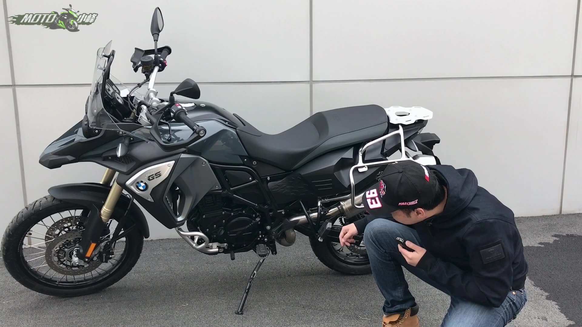 宝马f800gs adv 静态视频 这大油箱超高离地间隙 你的腿够长吗