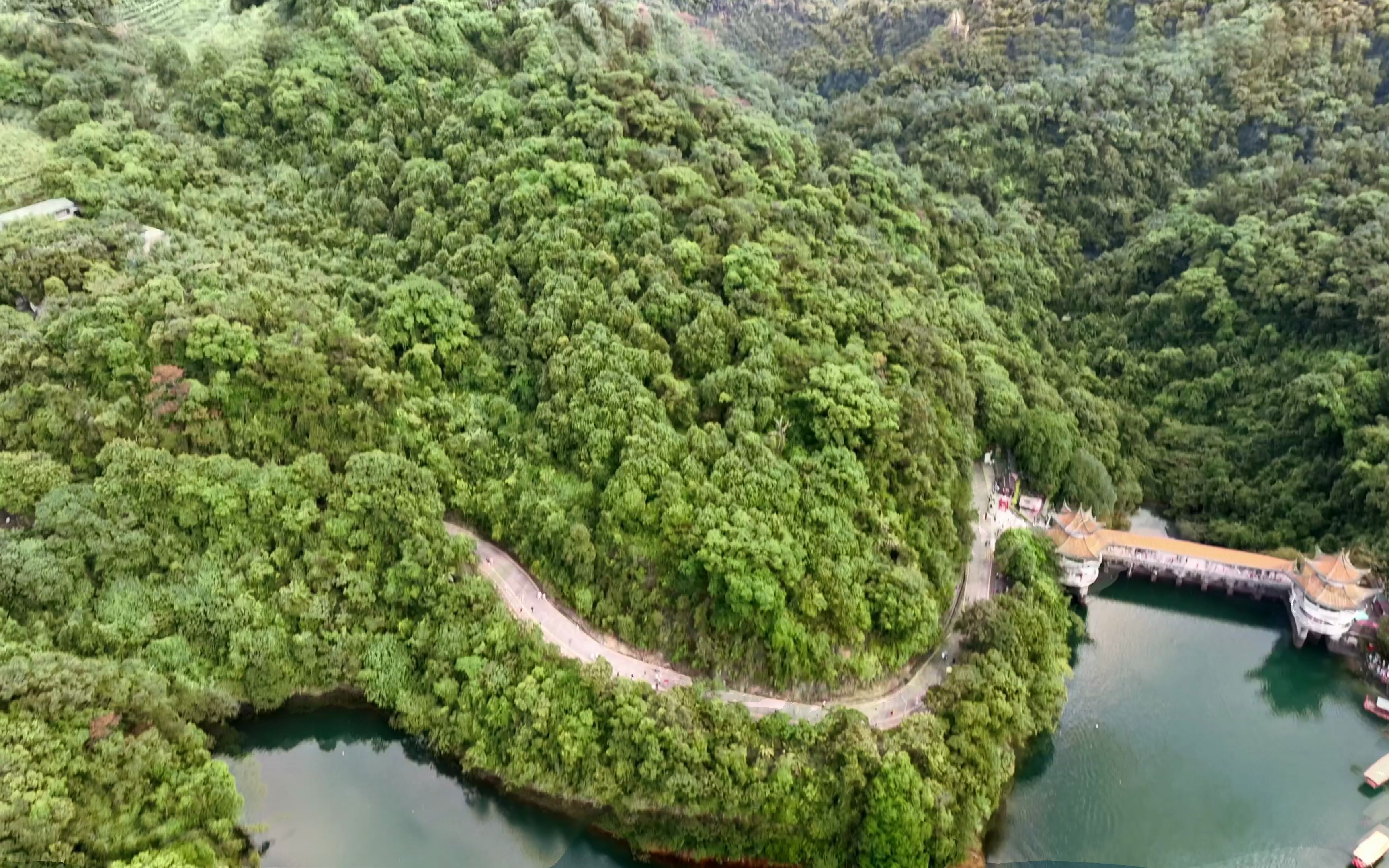 鼎湖峰航拍图片