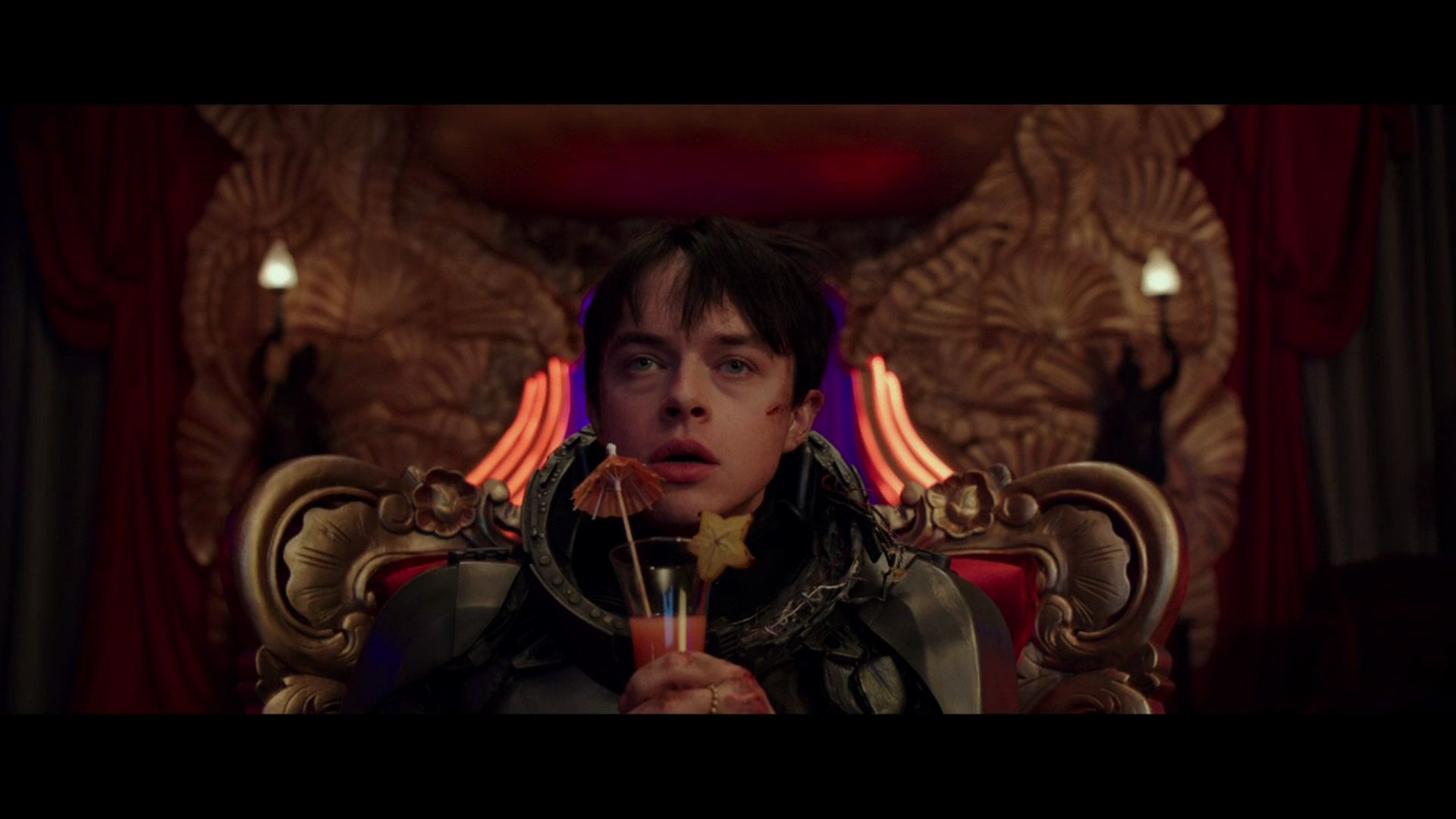 【星际特工:千星之城】蕾哈娜的这段舞蹈真的是太惊艳了.