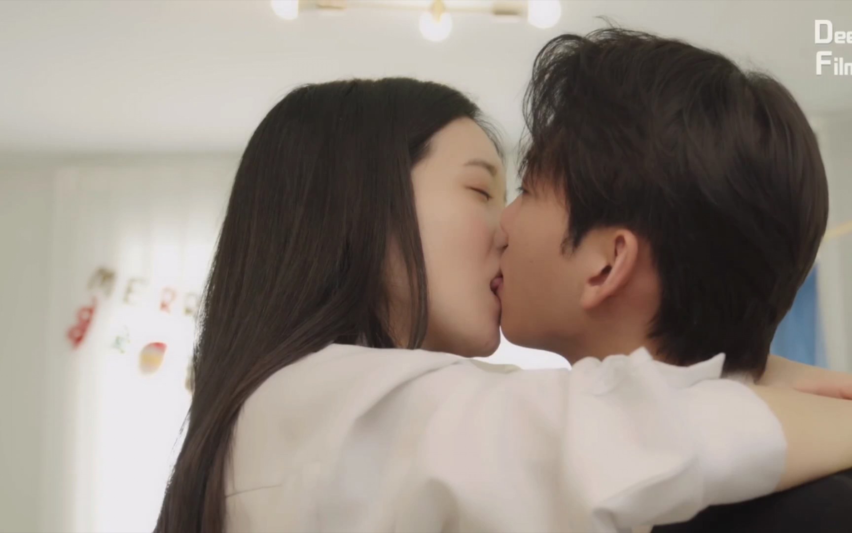 [图]【kiss】高甜接吻舌吻镜头！！！