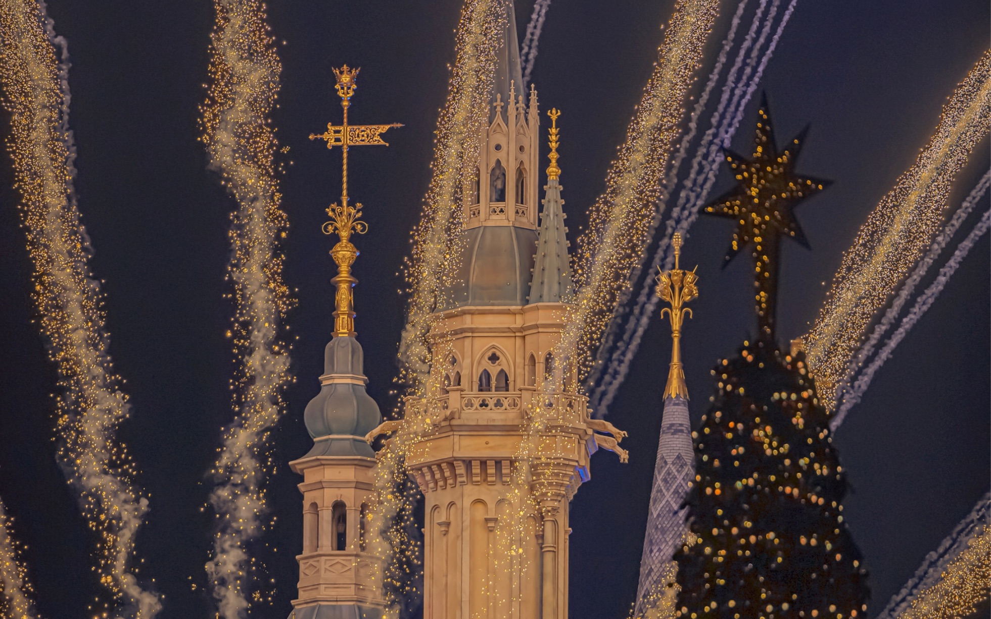 【焰火】微信8.0表情会动了!疫情防控云游迪士尼烟花show也太炫了吧!