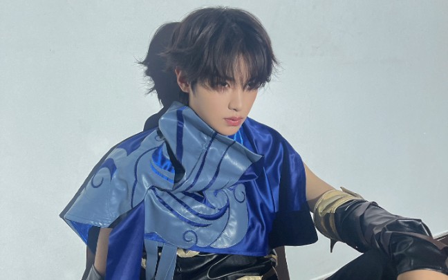 黄明昊丨cos魏都刺客 太帅了!