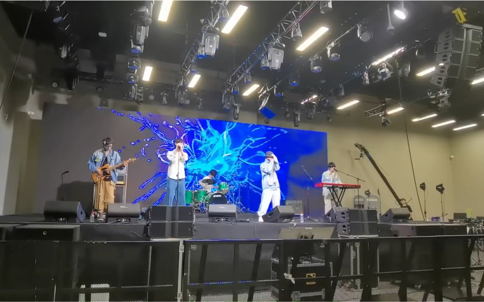 气运联盟深圳场巡演排练享受舞台一切顺利